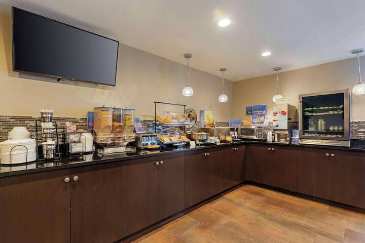 Breakfast area